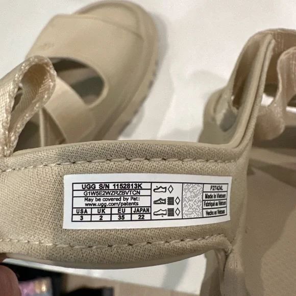 UGG Cream Kids Sandals - Picture 5 of 5